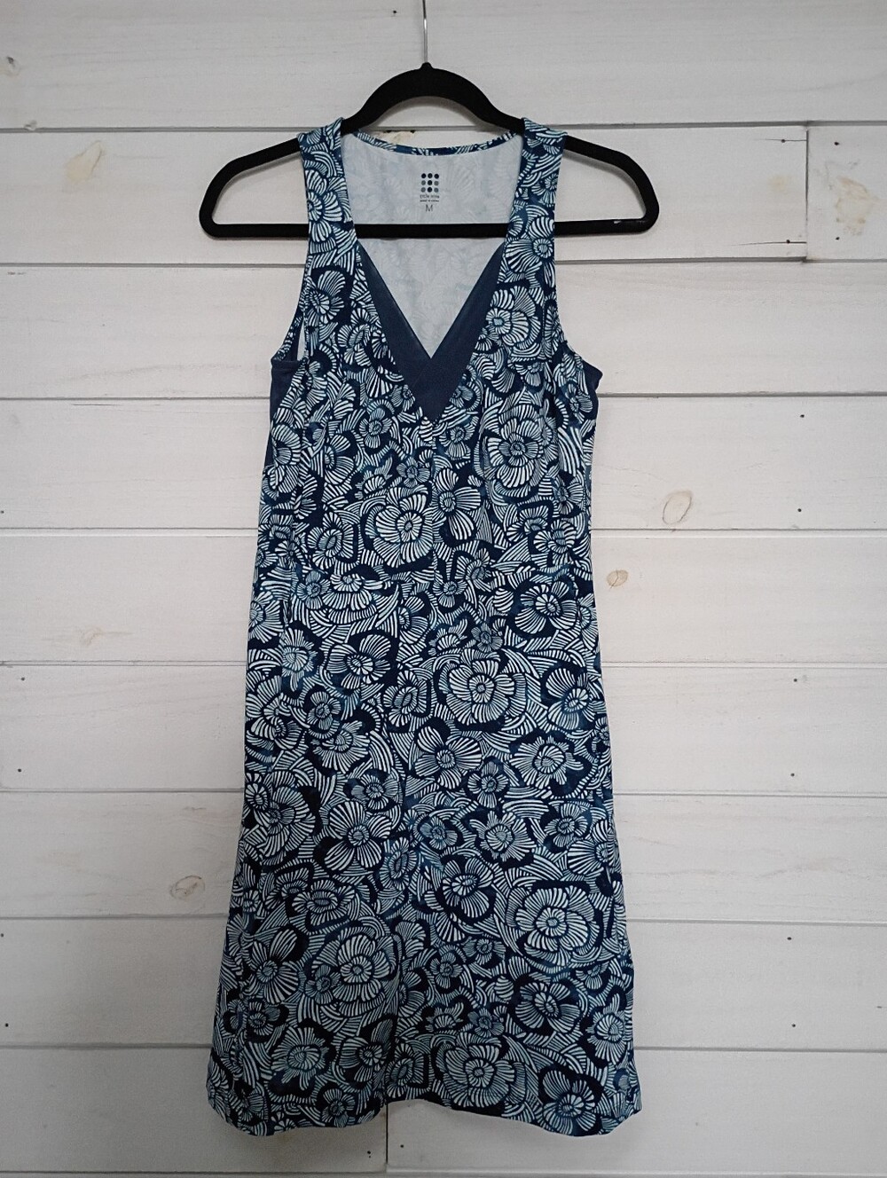 Title Nine Diamalete Sleeveless Dress Womens M Blue Floral Athletic Coastal
